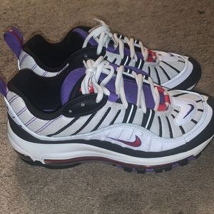 Big Kids Nike Air Max 98’s size 5.5Y “Raptors” special edition.